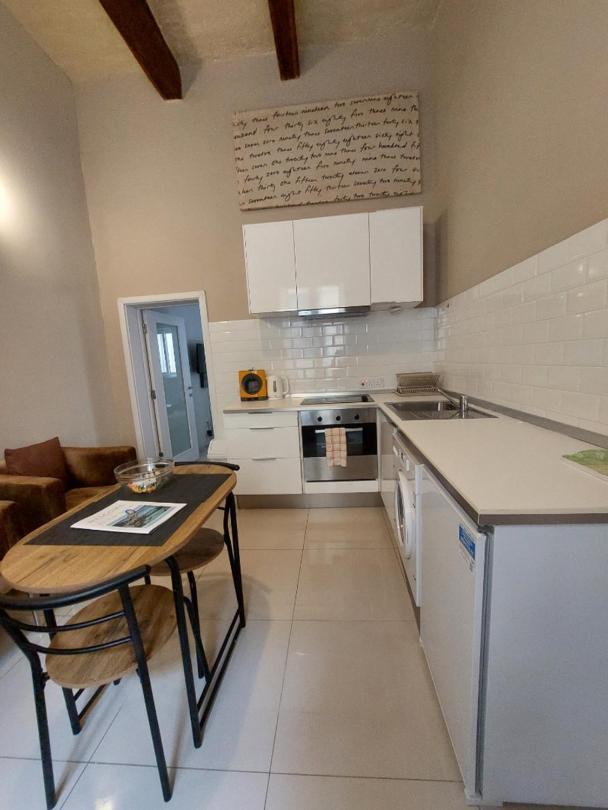Central & Cozy - 1 Bedroom Apartment Valletta Exterior photo